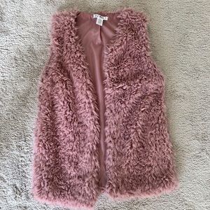 Faux fur, blush pink vest